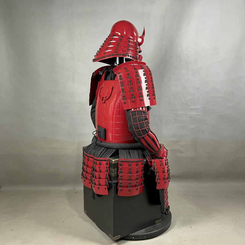 Red Japanese-Style Samurai Armor Ornament, Hand-Assembled Iron Model, Pub Decor Collectible Craft Item - Image 3