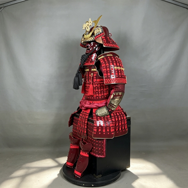 Burgundy Japanese-style Samurai Armor Display Replica, Iron Construction, Wooden Crate Packaging - Image 2
