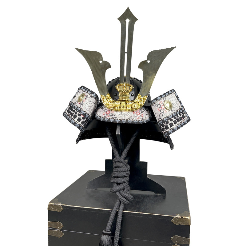Japanese Kabuto-Style Samurai Helmet Replica Stainless Steel Film and Stage Prop - Image 5