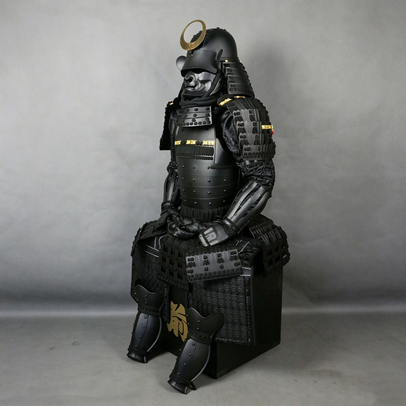 Japanese-style Black and Gold Crescent Moon Samurai Armor Set with Matte Black Faceplate, Decorative Display Piece - Image 2