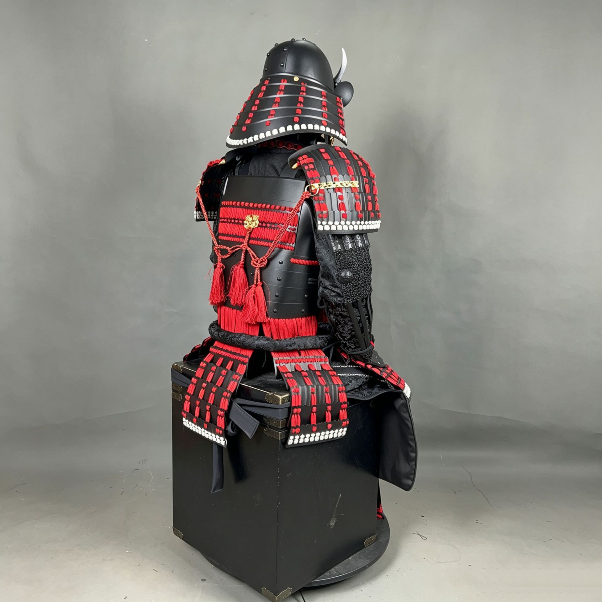 Black and Red Cherry Blossom Pattern Japanese Samurai Armor Replica, Display and Film Prop Suit - Image 4