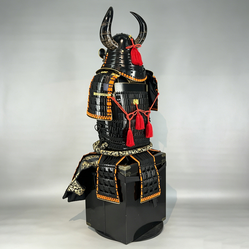 Long White-Haired Ghost Face Japanese Samurai Armor Replica with Horned Kabuto Helmet, Floor-Standing Decorative Ornament - Image 4