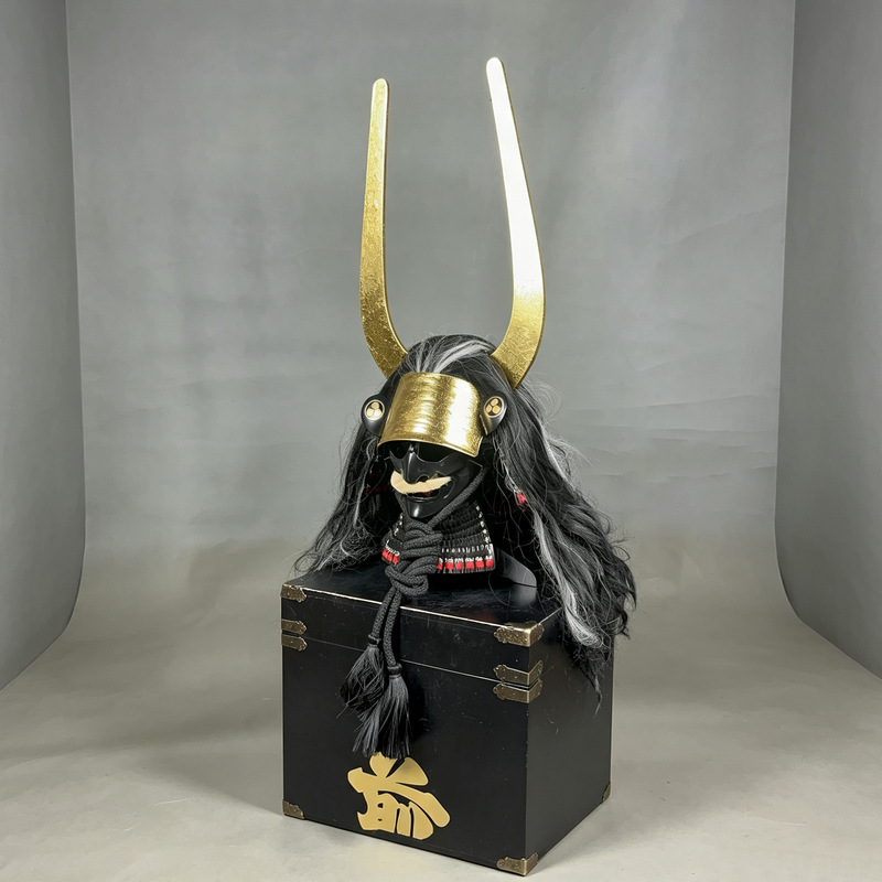Golden Double-Horned Samurai Helmet Prop with Wig and Face Mask, Japanese-Style Display Ornament - Image 2