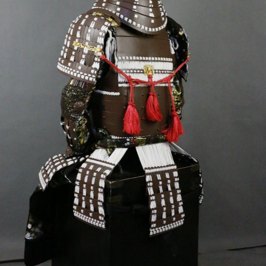 Japanese-Style Horned Warrior Armor Full Set Wearable Replica for Display and Film Props - Image 3