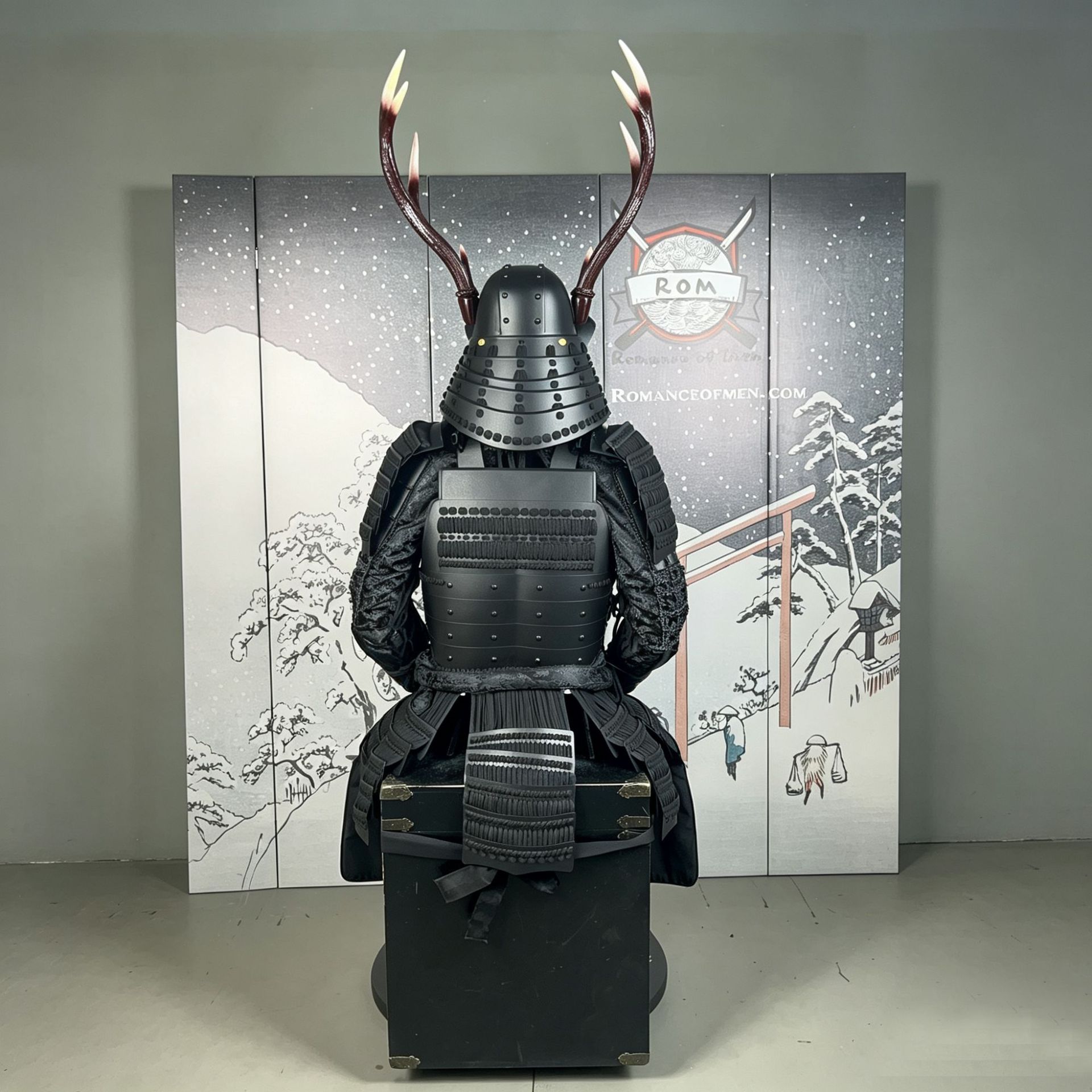 Japanese-style Black Samurai Armor Replica, Sengoku Sanada Yukimura-inspired Film Prop, Floor-standing Display Suit - Image 4