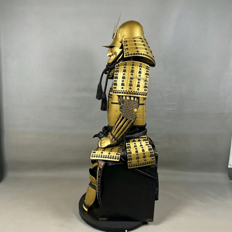 All-Golden Japanese Samurai Armor Replica Set with Horned Oni Mask Helmet, Japanese-Style Display Suit - Image 2