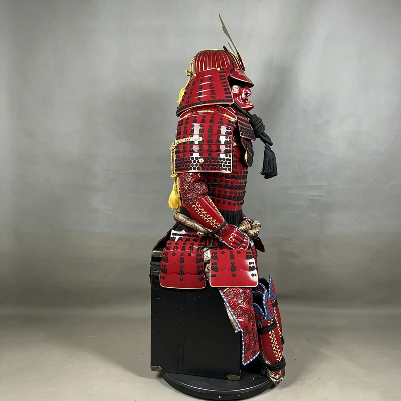 Bright Red Japanese Samurai Armor Replica with Gold Maedate and Suneate, Classical Display Suit - Image 4