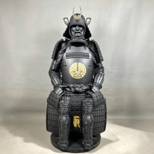 Matte Black Lion-Patterned Samurai Armor Replica with Ghost Horns and Gold Ornaments, Film-Use Decorative Set