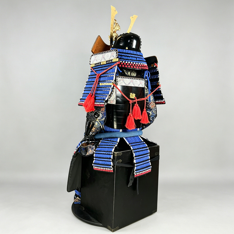 Japanese-style Wearable Samurai Armor Full Set Iron Construction for Display and Stage Use - Image 4