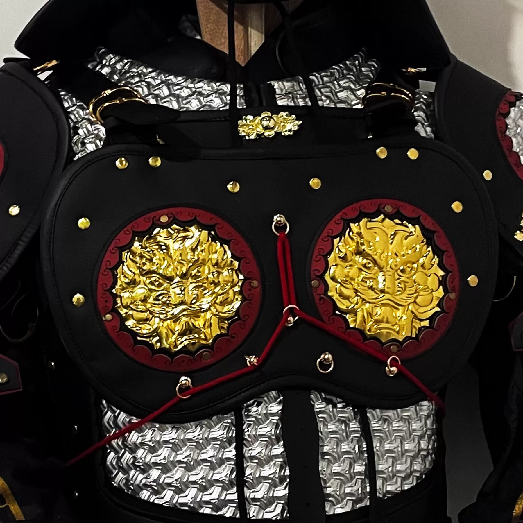 Unisex Alloy Breastplate, Life-Size Wearable China-Chic Chest Armor Accessory - Image 2