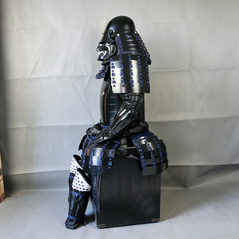Japanese-style Black Samurai Armor with Blue Cords, Warlord Display Replica for Taverns and Restaurants - Image 3