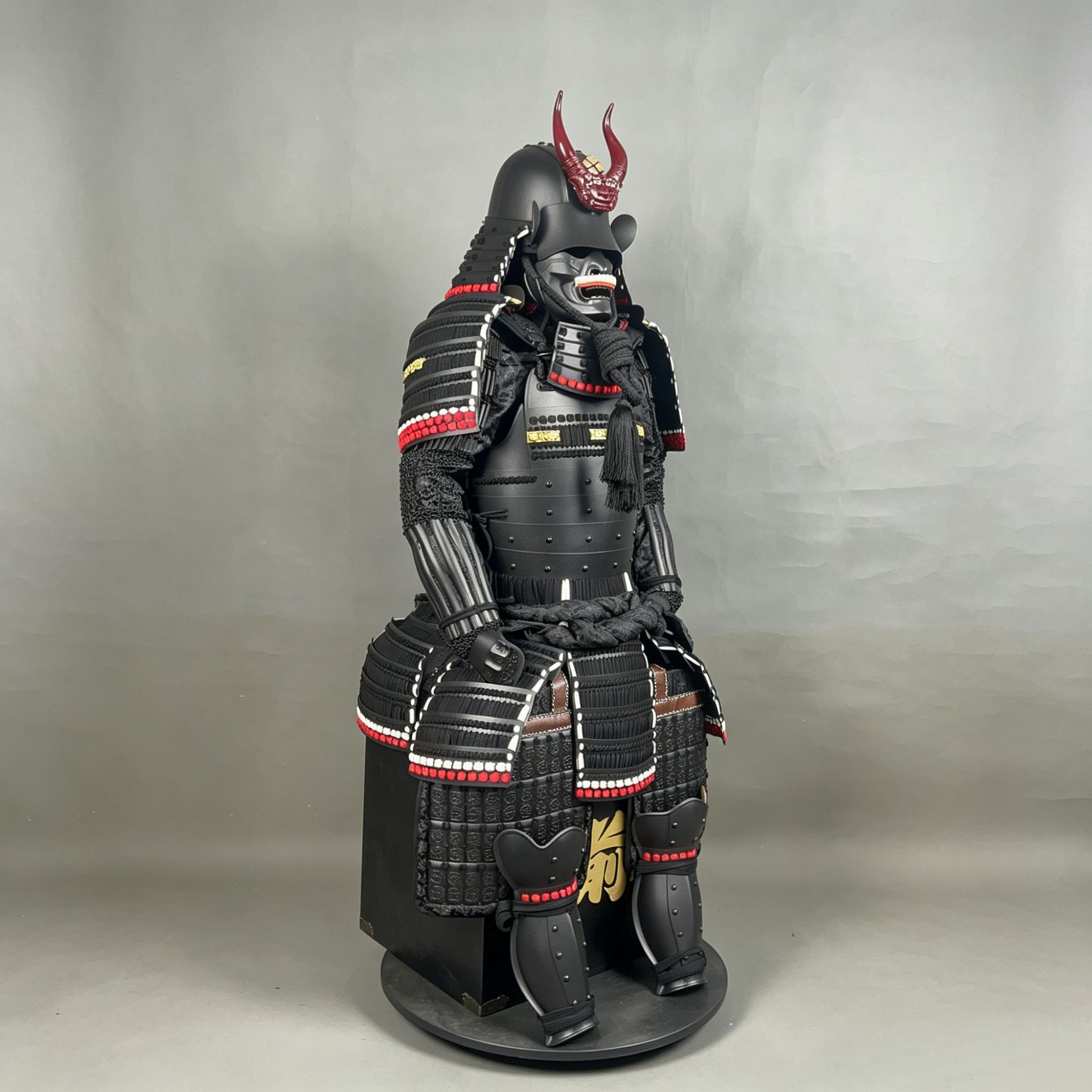 All-Black Japanese Samurai Armor Set with Red Bull Horn Mask, Display Replica - Image 2