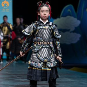 Children's Mountain Pattern Split-Type Armor Set with Stainless Steel Chainmail Straight Helmet, Gold Finish