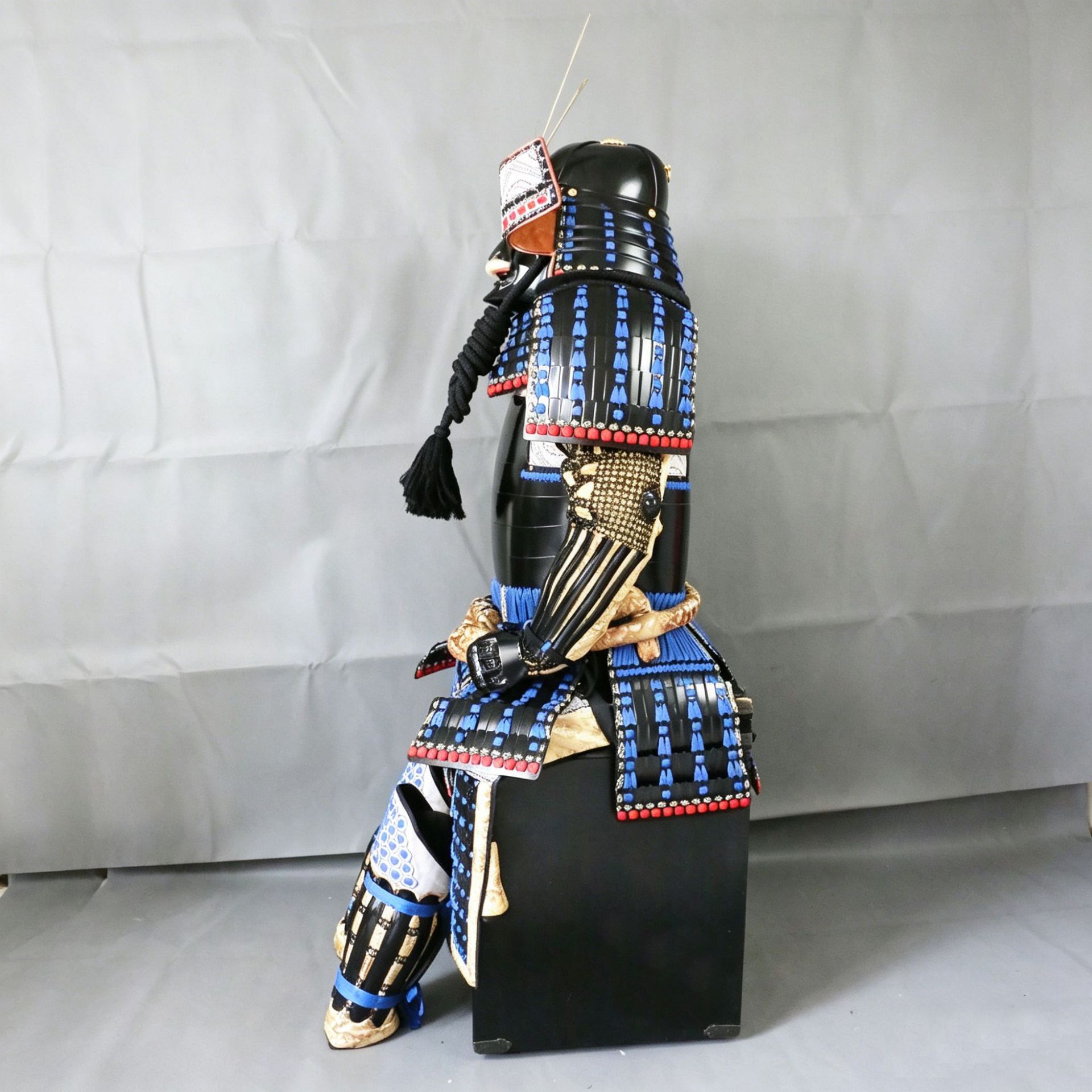 Japanese-style Complete Samurai Armor Set, Wearable Film & Cosplay Replica - Image 3