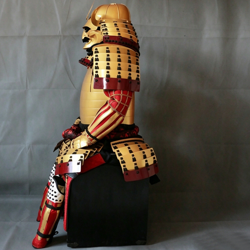 Japanese-Style Golden Red Samurai Armor, Wearable Handmade Replica for Display and Film Use - Image 2